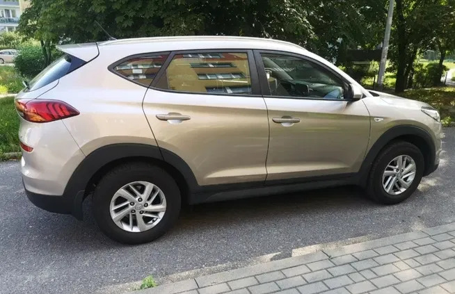 samochody osobowe Hyundai Tucson cena 92700 przebieg: 28100, rok produkcji 2020 z Bełchatów